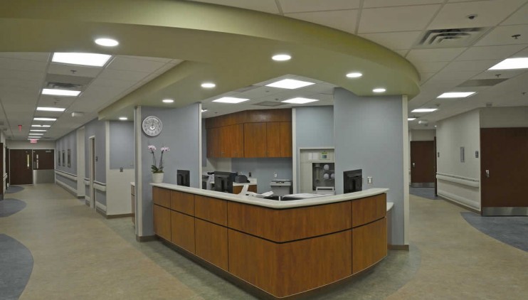 Novant Matthews Medical Center – Vertical Expansion – Interior – Nurses Station – 1